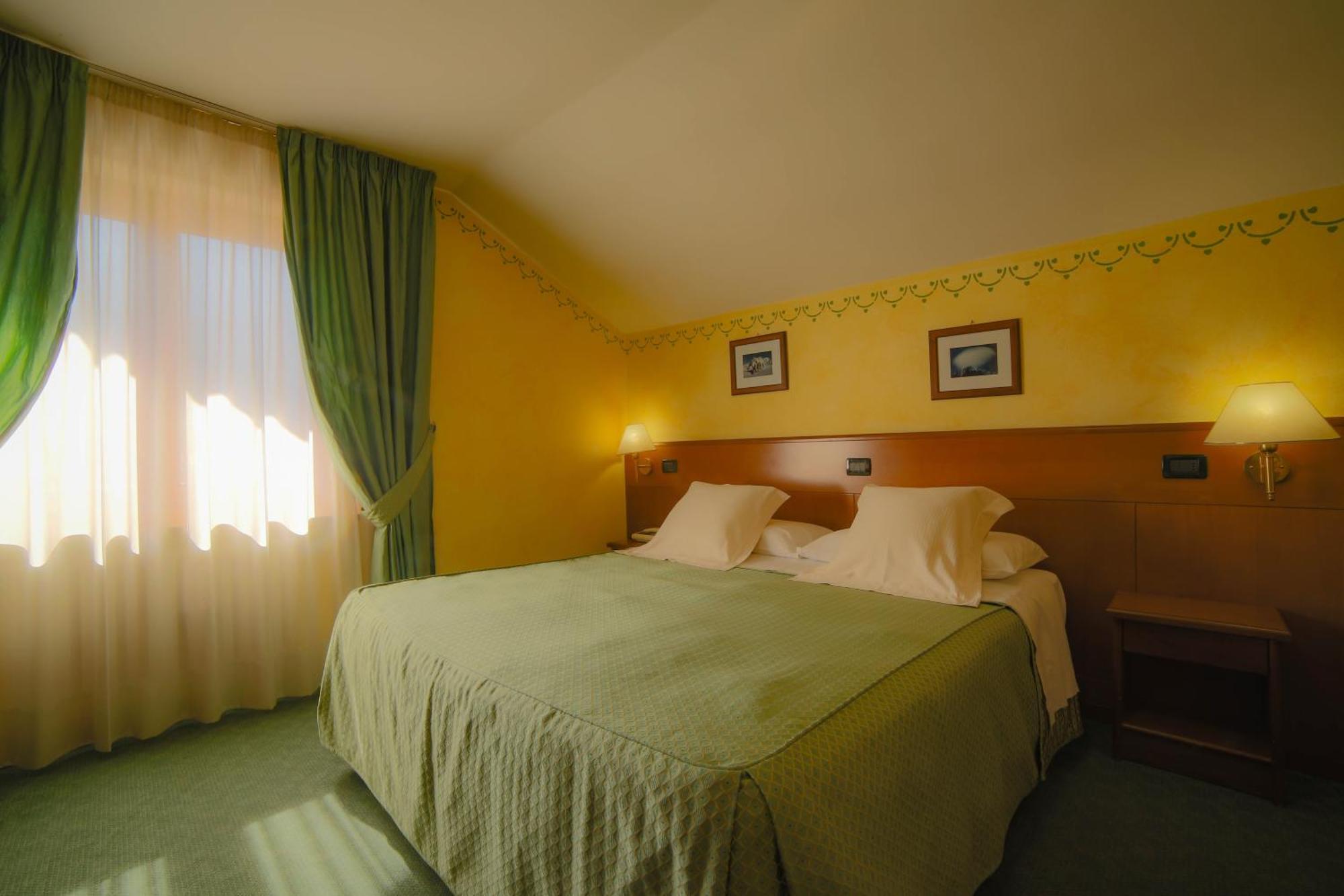 Hotel Beau Sejour Pré-Saint-Didier Exteriör bild
